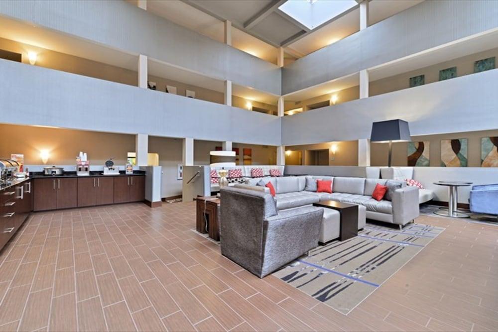 Quality Suites Nashville Airport Exterior foto