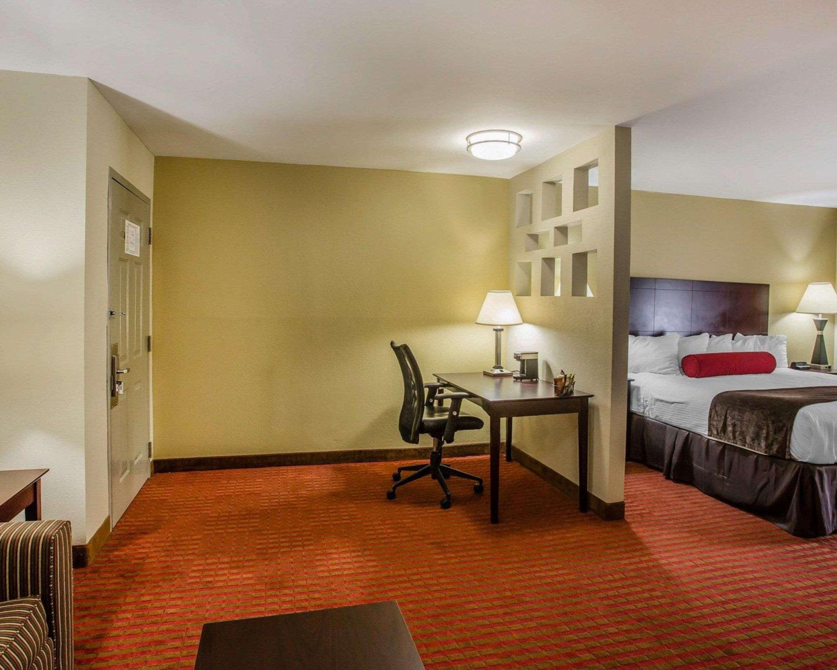 Quality Suites Nashville Airport Exterior foto