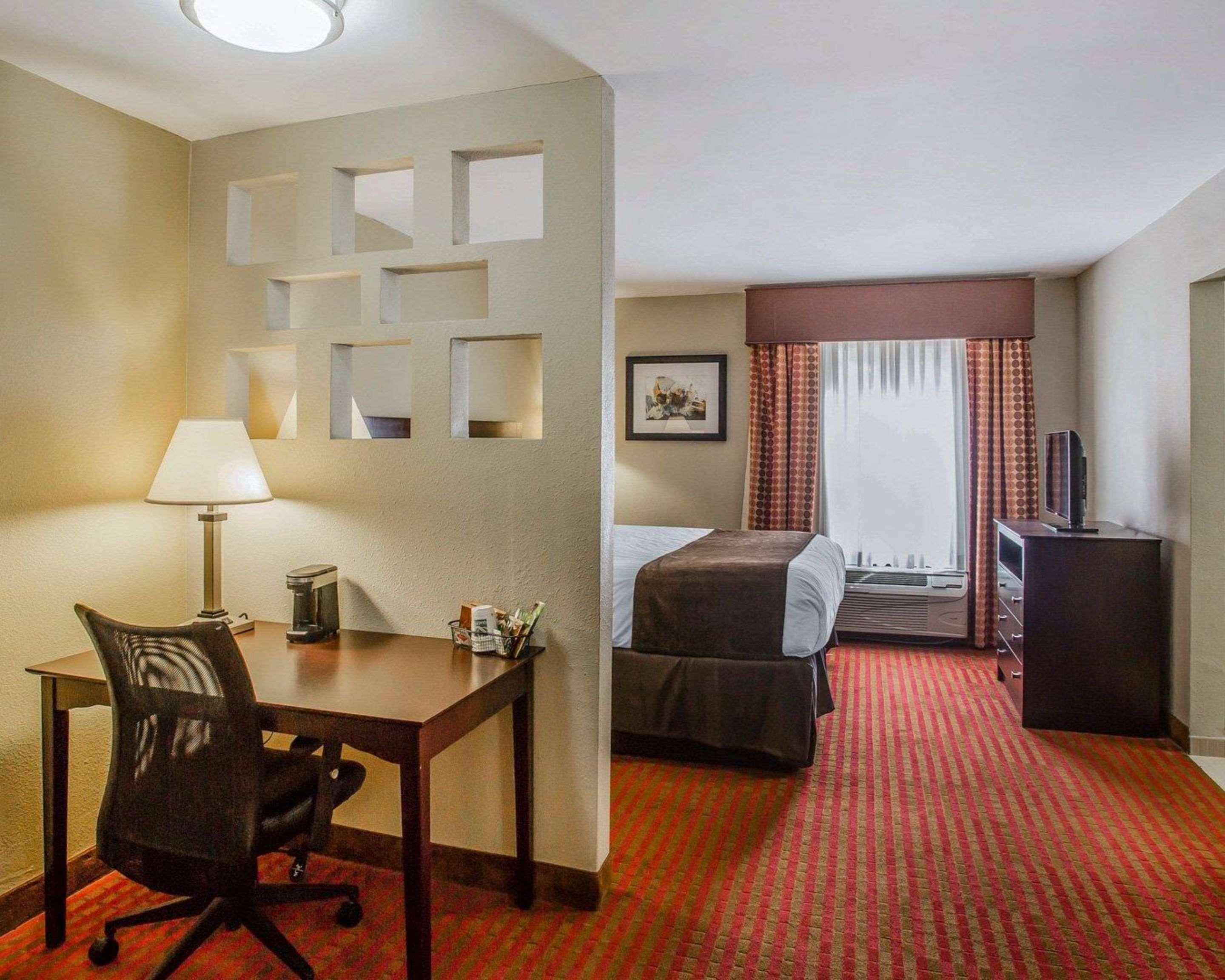 Quality Suites Nashville Airport Exterior foto