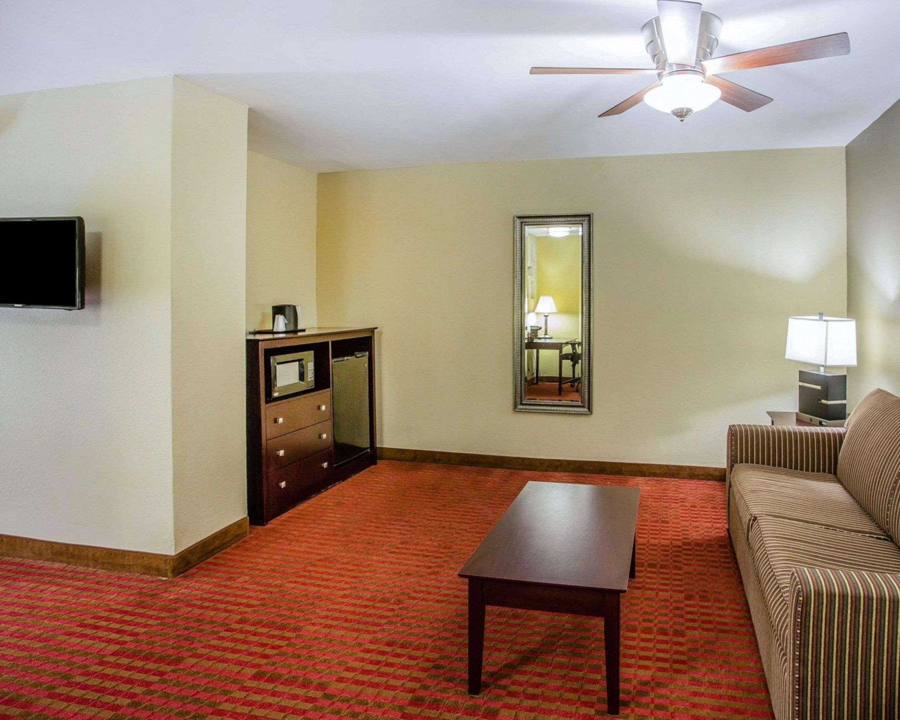 Quality Suites Nashville Airport Exterior foto