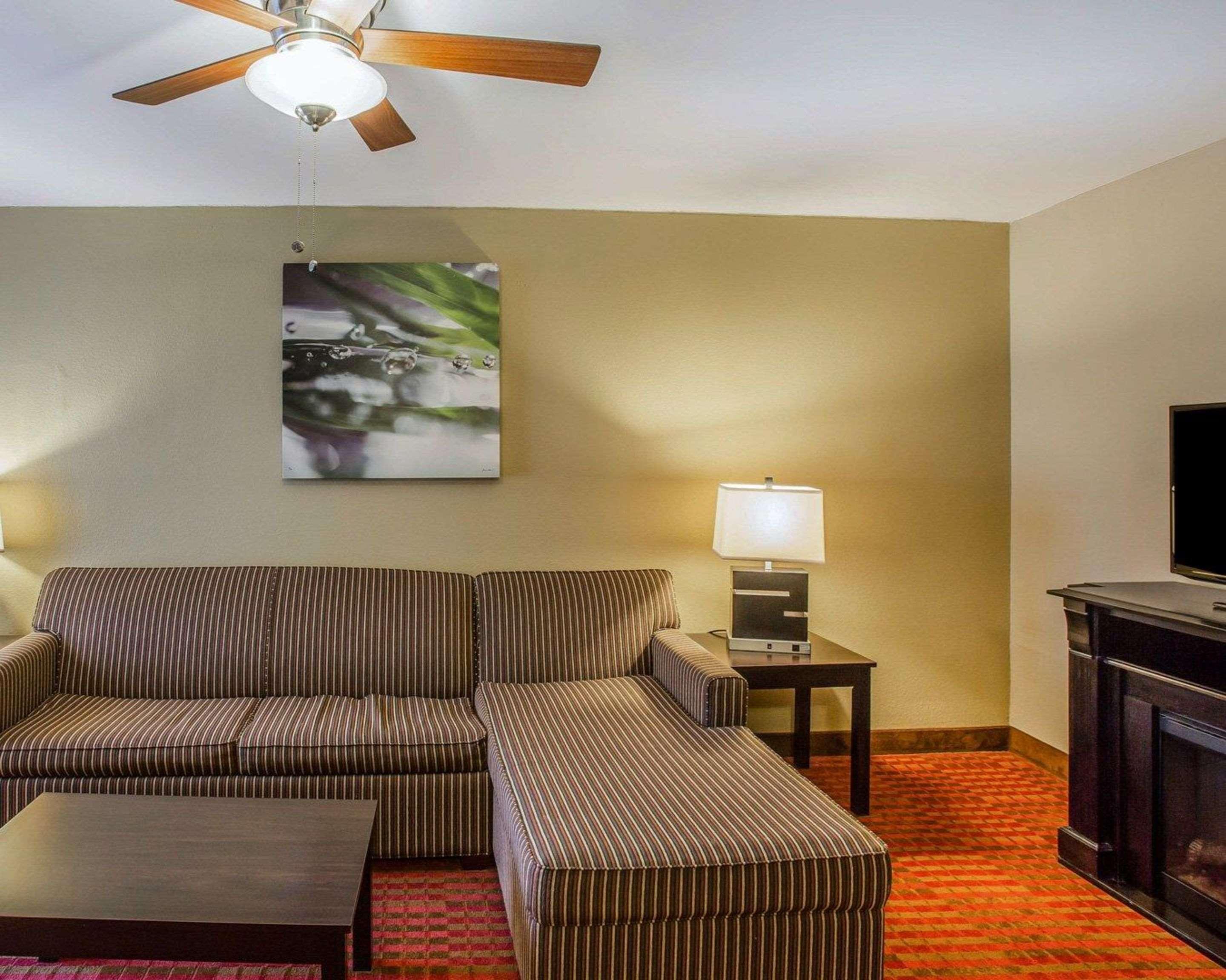 Quality Suites Nashville Airport Exterior foto