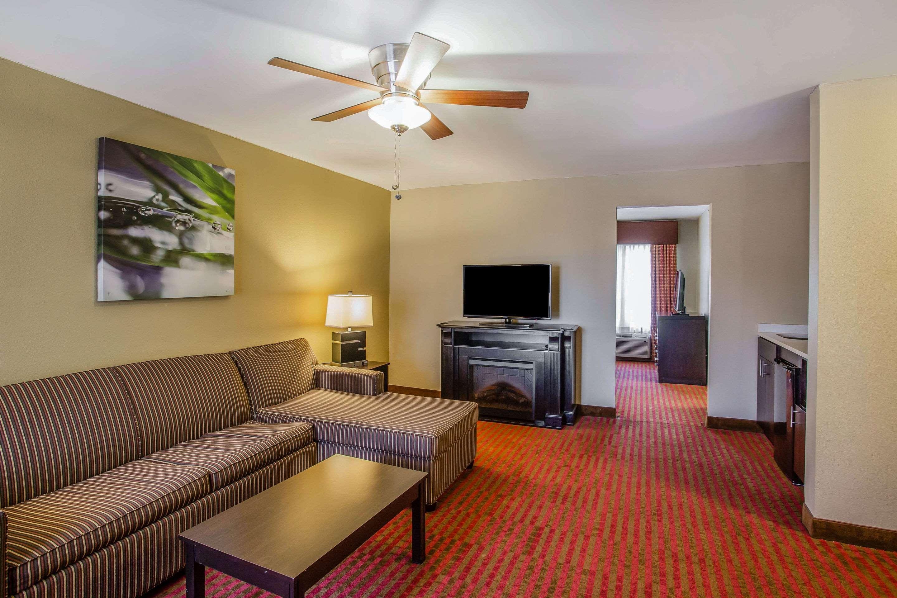 Quality Suites Nashville Airport Exterior foto